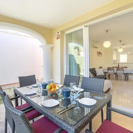 Rosa - Plusholidays Holiday home *