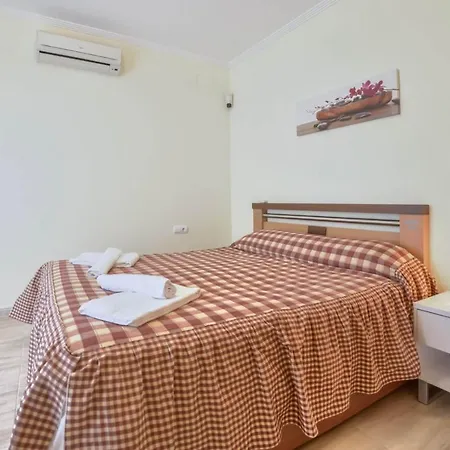 Rosa - Plusholidays Holiday home *